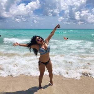 Meet your Posher, Julisa isabel